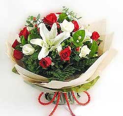güller ve kazablanklardan görsel bir buket  Kırklareli online çiçekçi , çiçek siparişi 