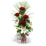  Kırklareli uluslararası çiçek gönderme  4 adet kirmizi gül 1 dal kazablanka çiçegi