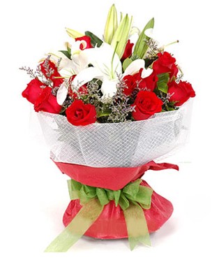  Kırklareli kaliteli taze ve ucuz çiçekler  1 dal kazablanka 11 adet kırmızı gül buketi