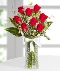 7 Adet vazoda kırmızı gül sevgiliye özel  Kırklareli yurtiçi ve yurtdışı çiçek siparişi 